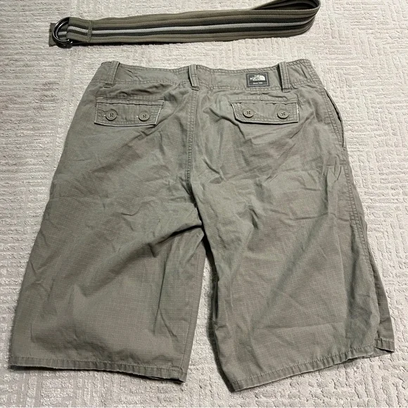 The North Face Hiking Cargo Shorts Women’s Size 8 - Picture 2 of 4